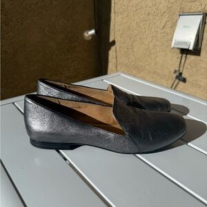 Naturalizer Metalic Grey Elegant Leather Loafers size 7M